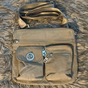 Baggallini Tan Crossbody Everywhere Bag with Wristlet Good condition!